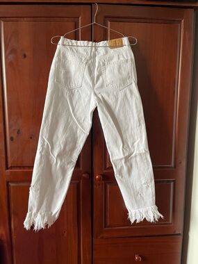 Zara White Straight-Leg Jeans with Frayed Hem